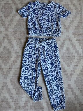 Janie and Jack White and Blue Floral 2 piece set Girls size 6